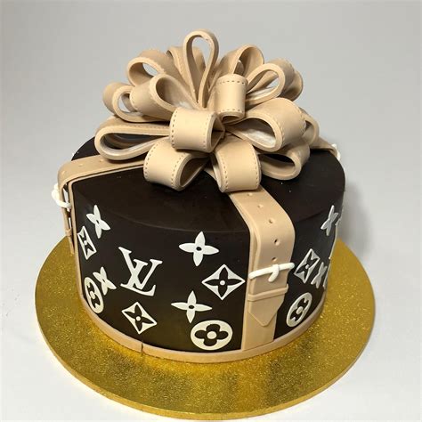 lv cake